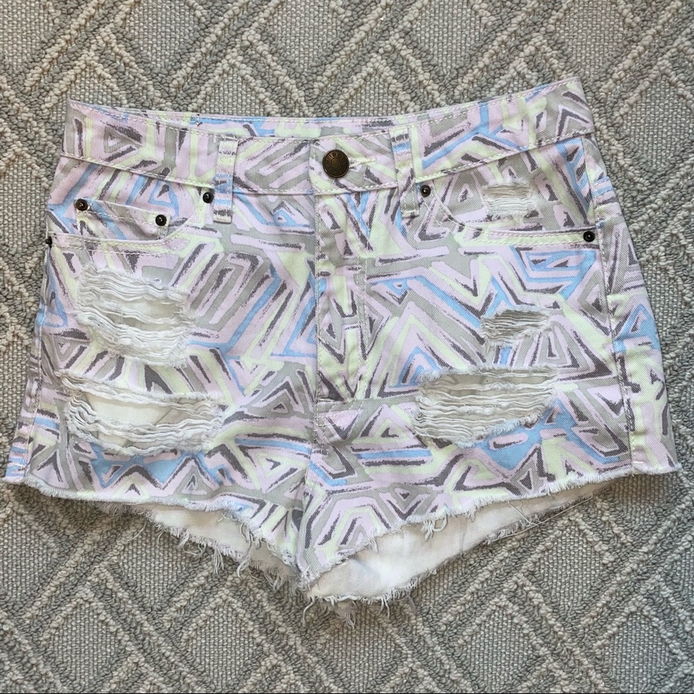 BDG Urban Outfitters Dree Cheeky distressed lavender high rise shorts size 28 6